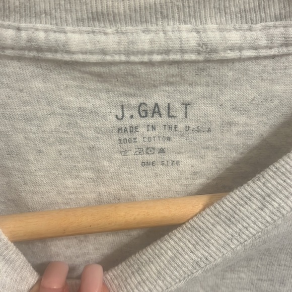 Brandy Melville T-Shirt - Picture 2 of 3